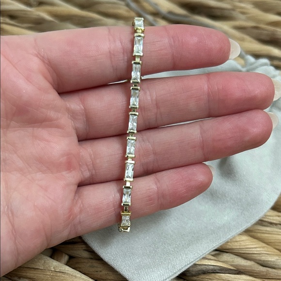 Kendra Scott Juliette Delicate Gold Bracelet - Picture 3 of 5